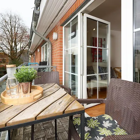 Kapitaenshaus Nr 10 * Laboe